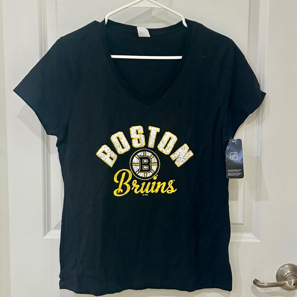 NHL Boston Bruins Womens Hanes V-Neck Graphic T-Shirt Black Medium NWT